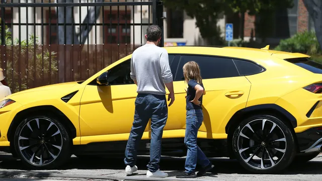 El hijo menor de Ben Affleck se choca con un Lamborghini – Arte & Medio