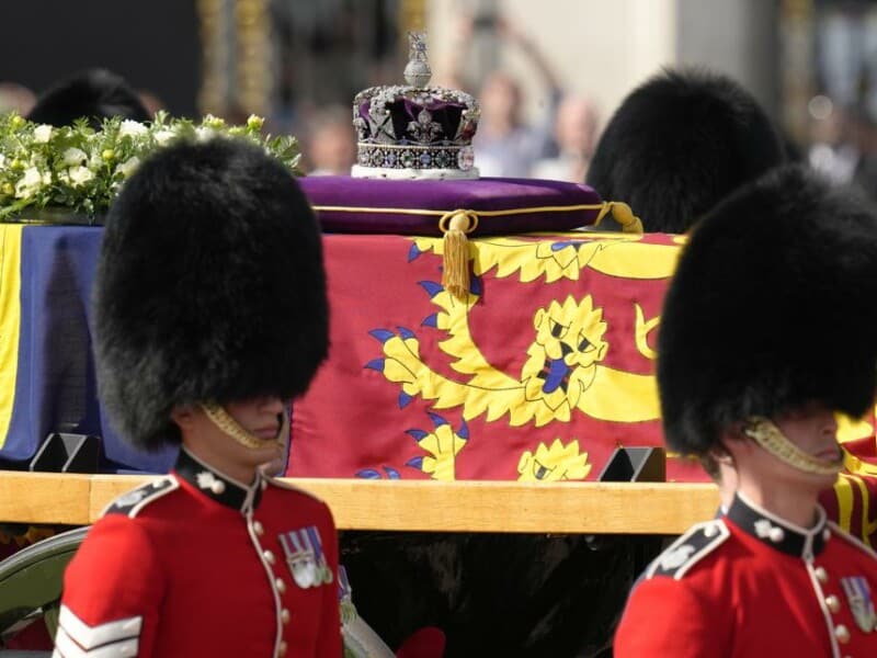 Cortejo Fúnebre De Isabel II Llega Al Parlamento Británico – Arte & Medio